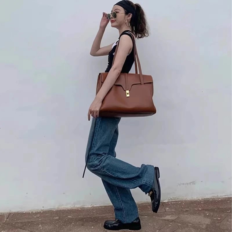 Celine Triomphe Tote Brown Leather Handbag - 20