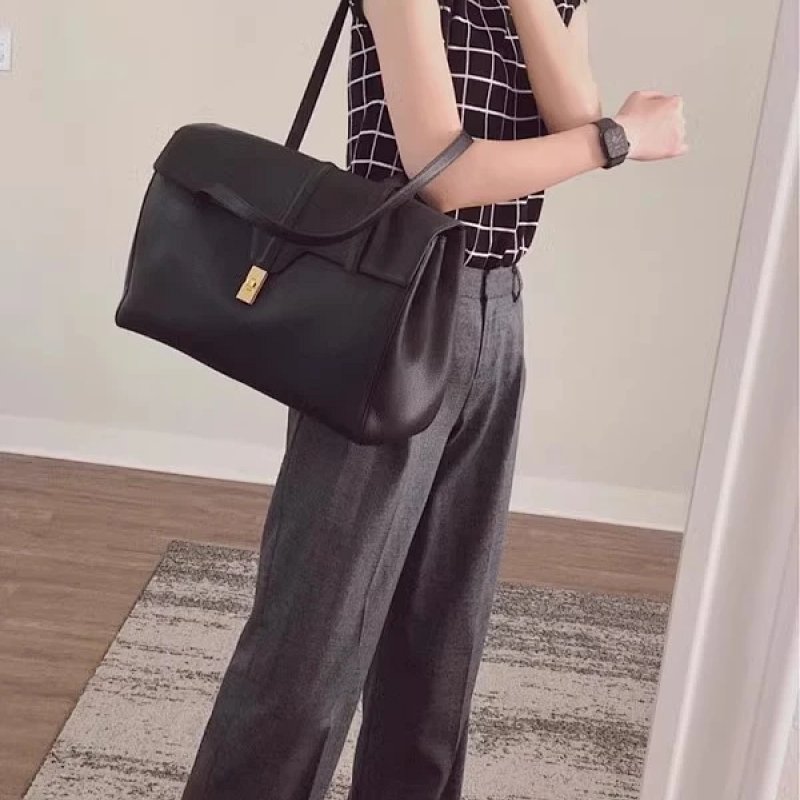 Structured Leather Shoulder Bag Black