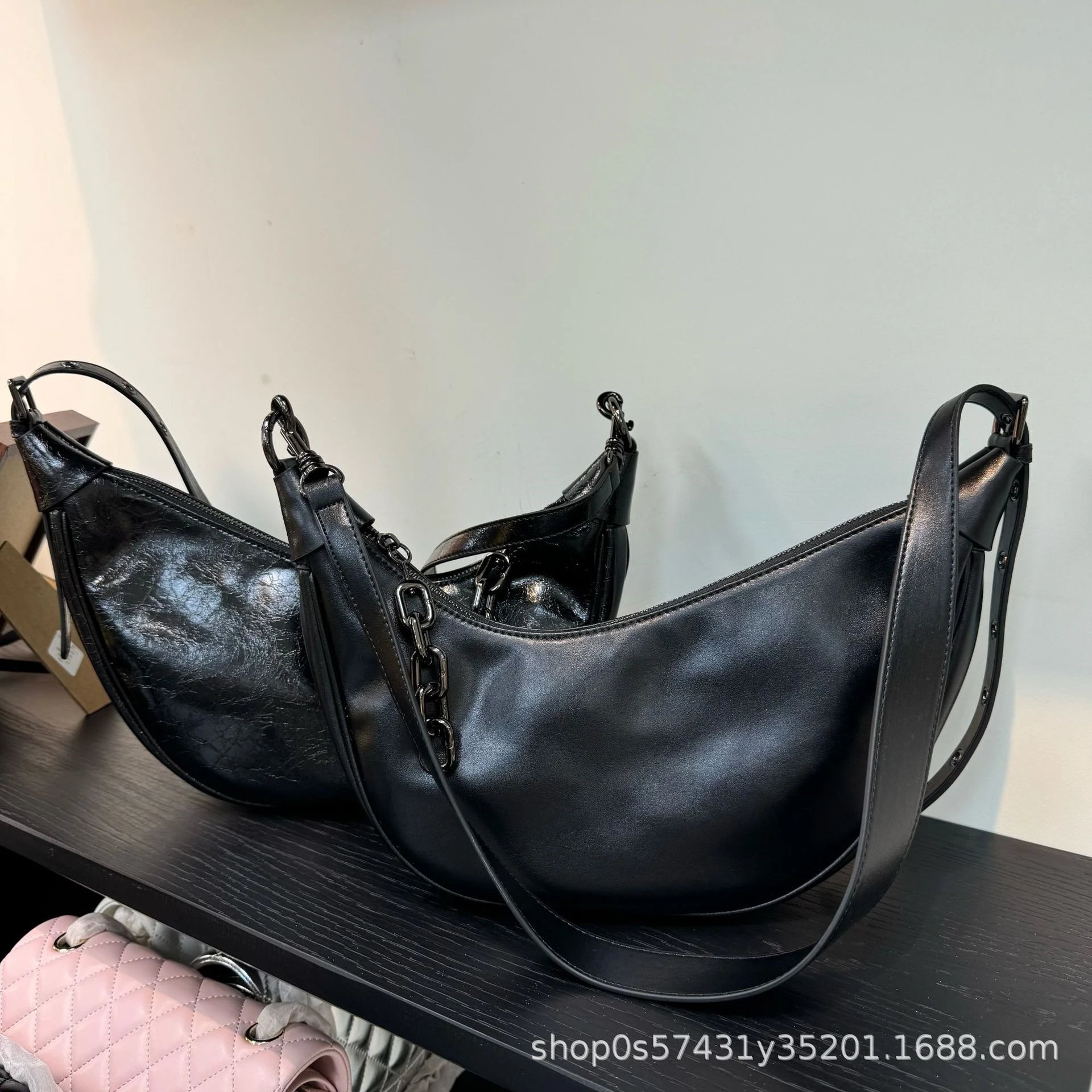 Design Crescent Moon Shoulder Bag Black Leather