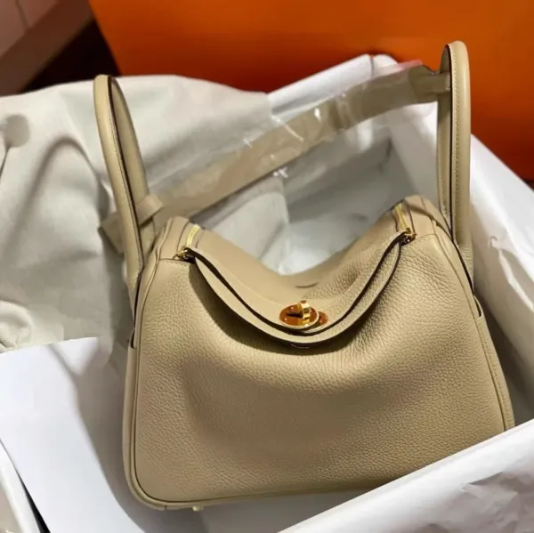 Hermès Lindy Bag 30 in Gris Tourterelle Shoulder Bag - 13