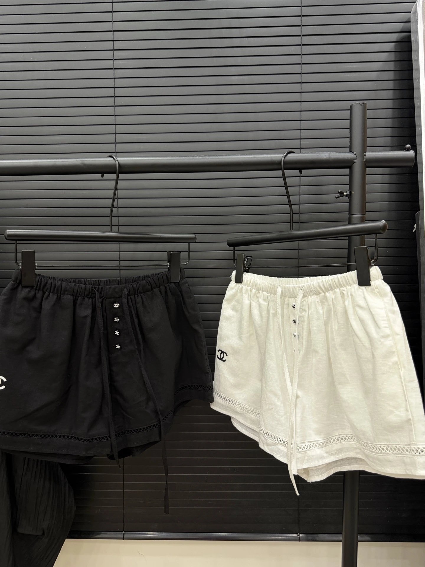 Chanel Graphic Print Long-Sleeve T-Shirt and Lace-Trimmed Shorts Set White - 6