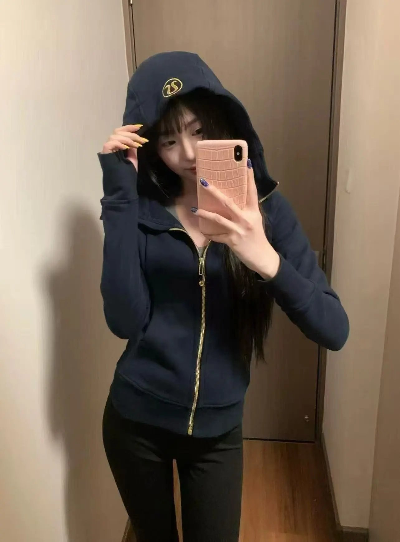 Navy blue with gold label SKU image