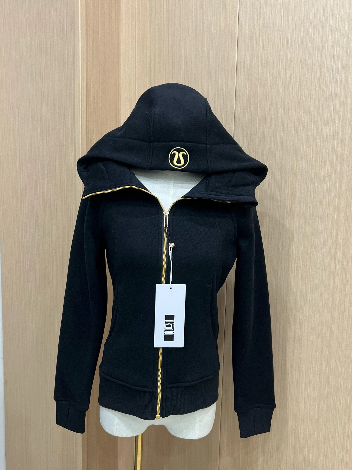 Black gold label SKU image