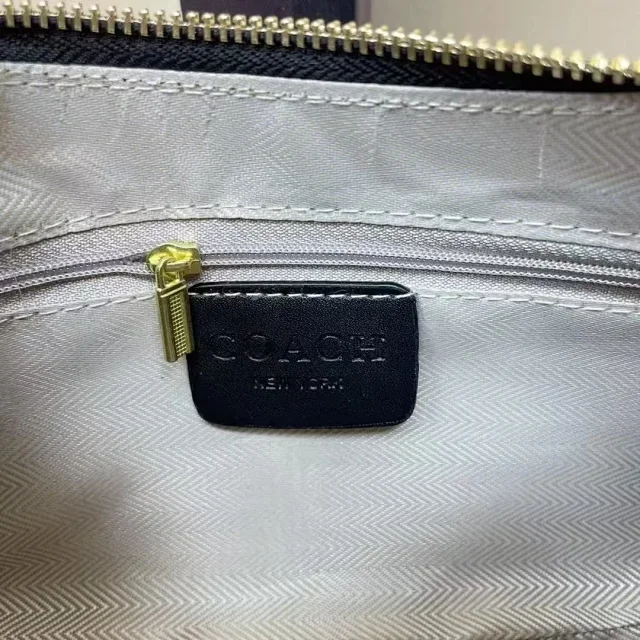 Coach Shoulder Bags Teri Signature Canvas Chain Bag product detail image 8