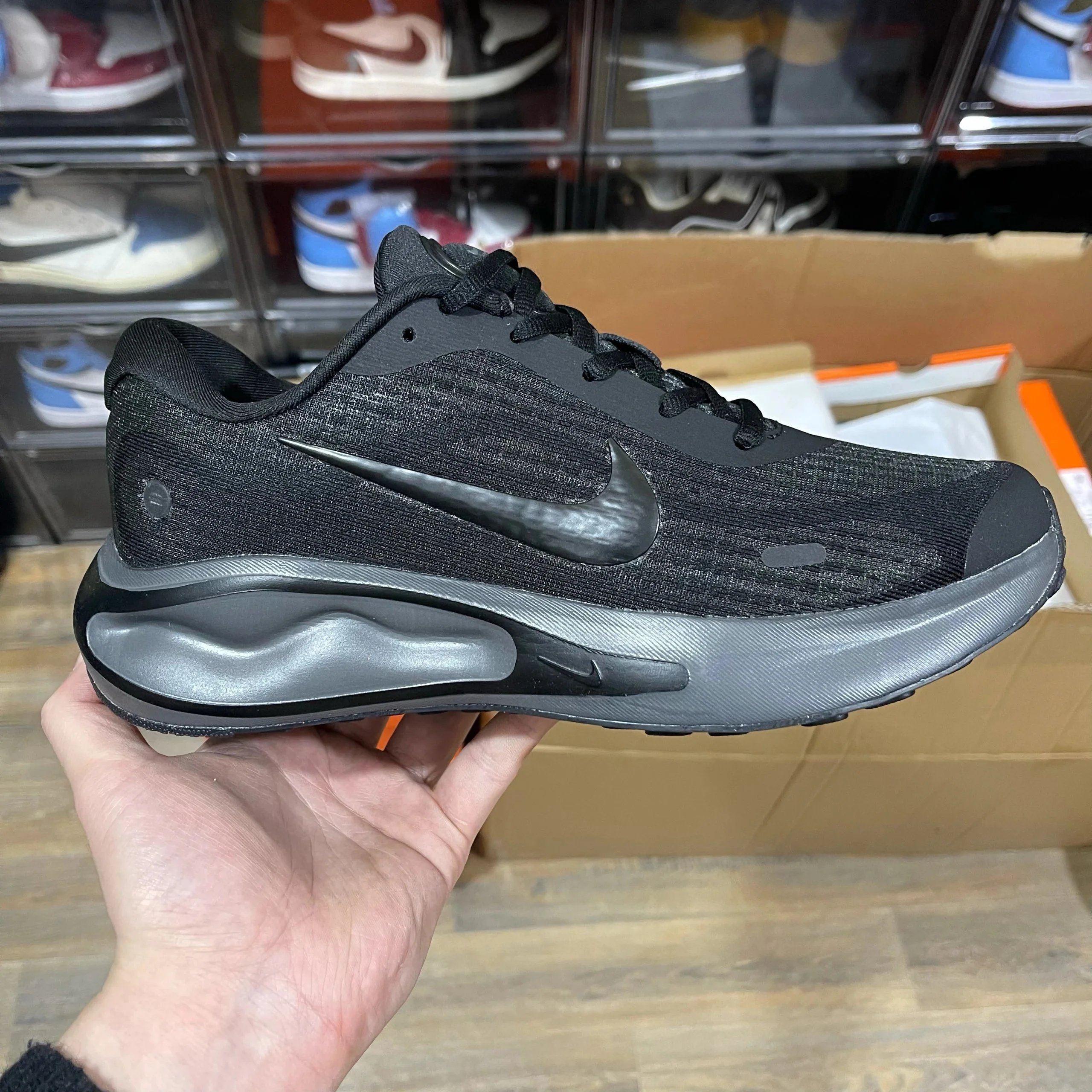 Pure black FJ7765-002