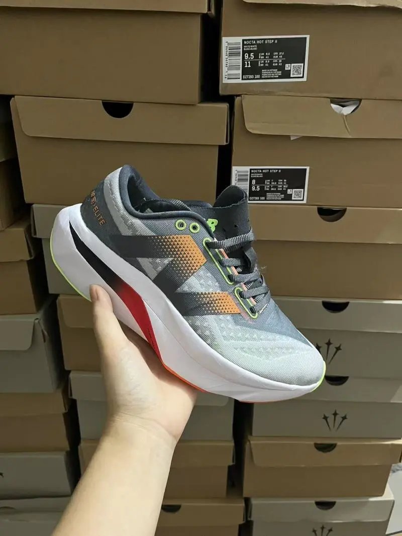 New Balance Sneakers Low-top lace-up mesh with geometric side logo and chunky midsole — Carbon gray white