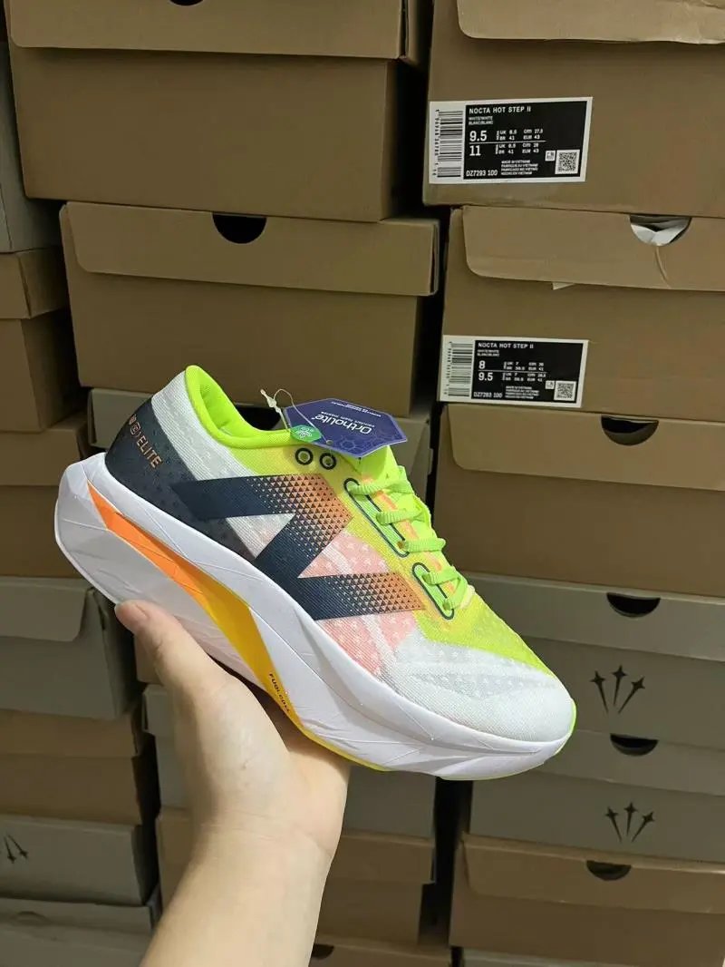 New Balance Sneakers Low-top lace-up mesh with geometric side logo and chunky midsole — Green white yellow