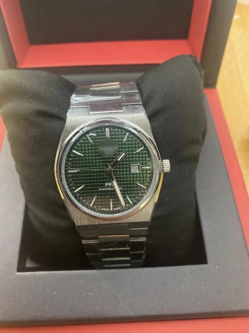 New watch quartz grid dark green