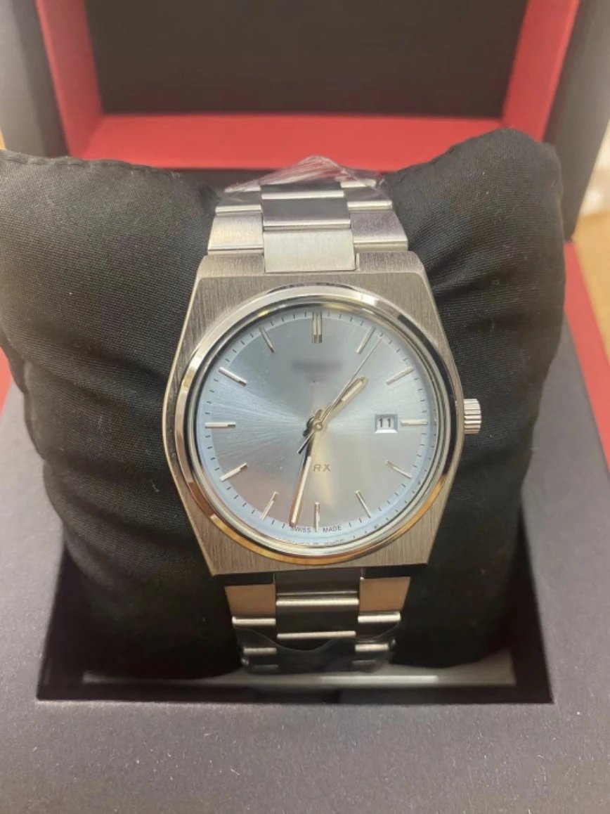 New quartz smooth ice blue watch