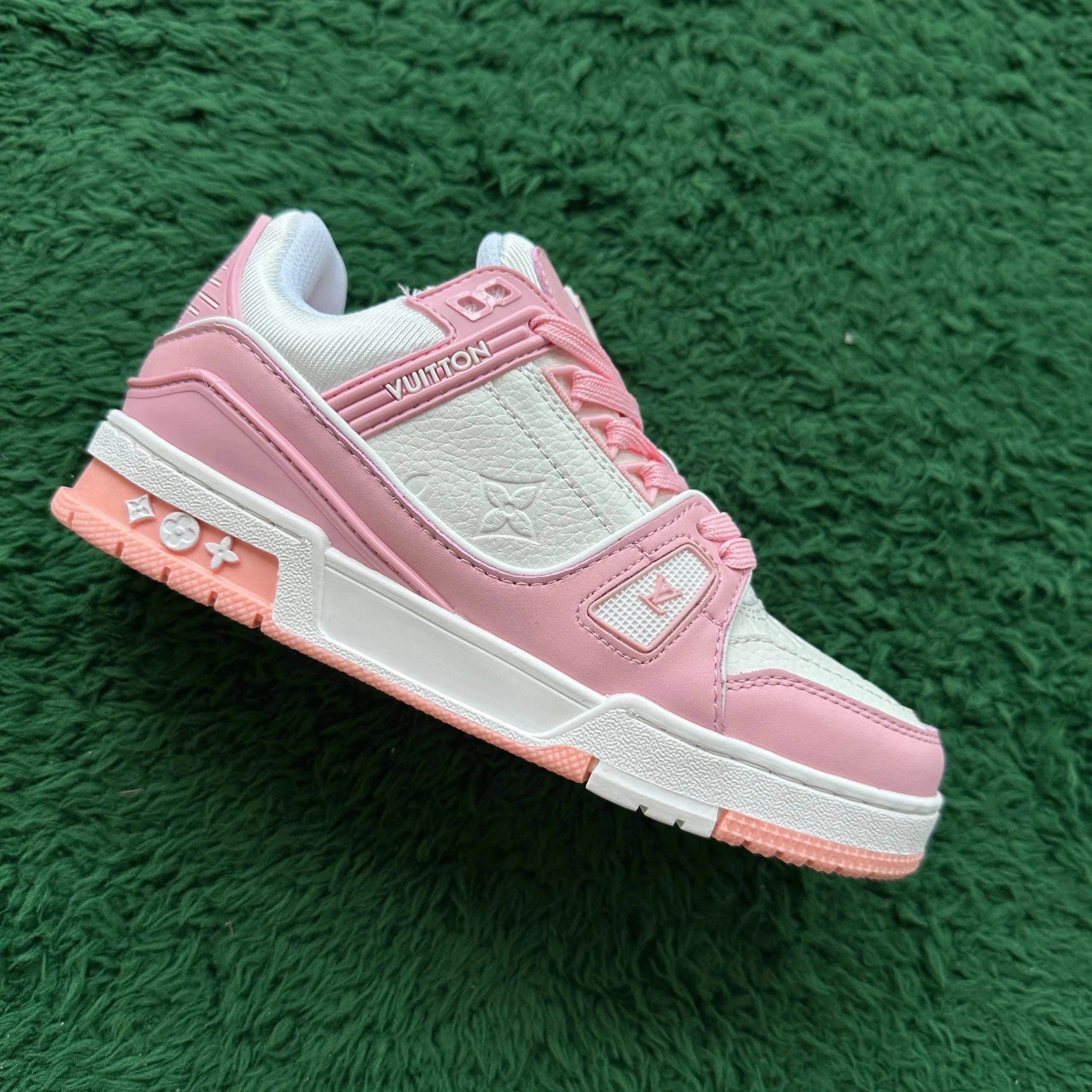 LV Trainers White Signature (Budget) — White powder 51BCOLRE colorway — USFans Spreadsheet photo