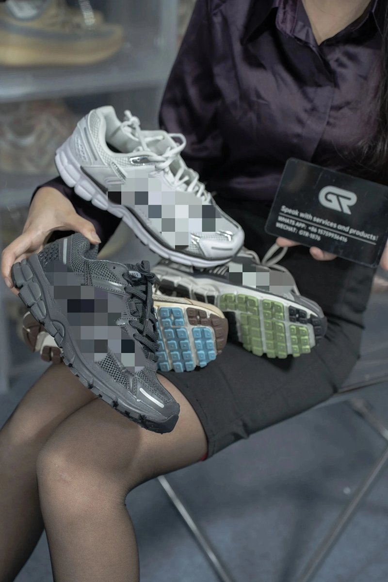 Nike Air Zoom Vomero 5