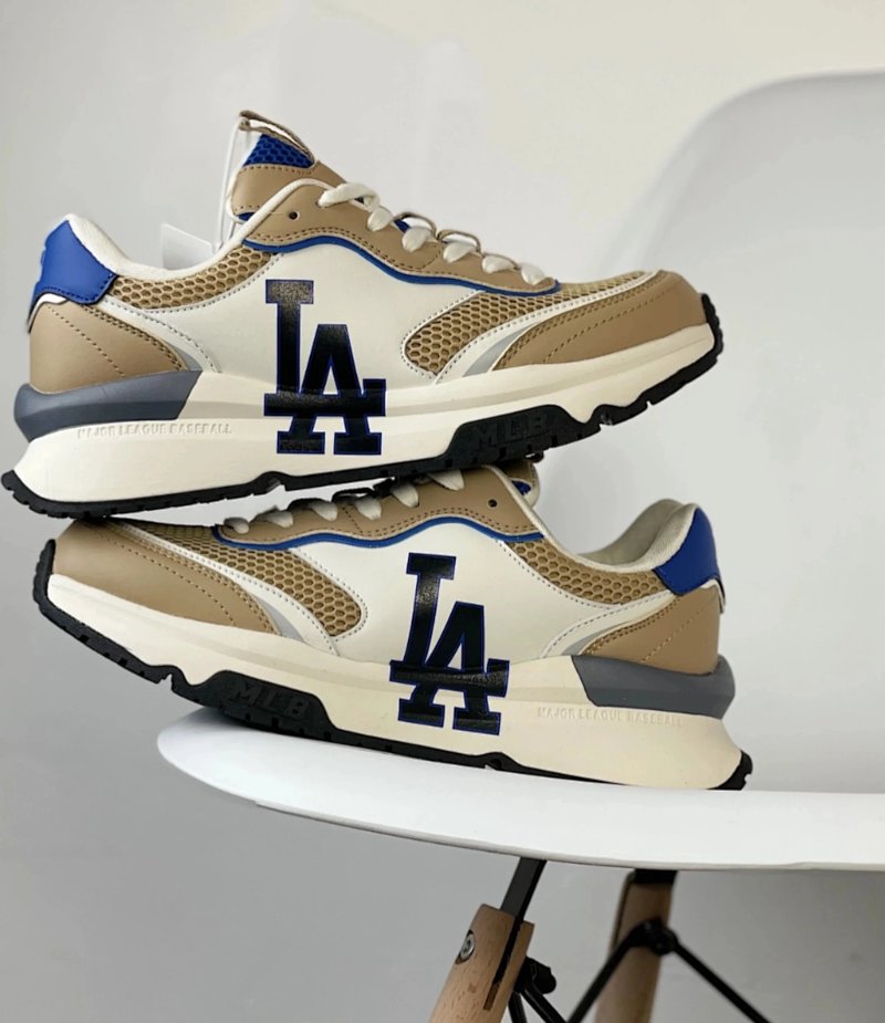 Sneakers from GTR