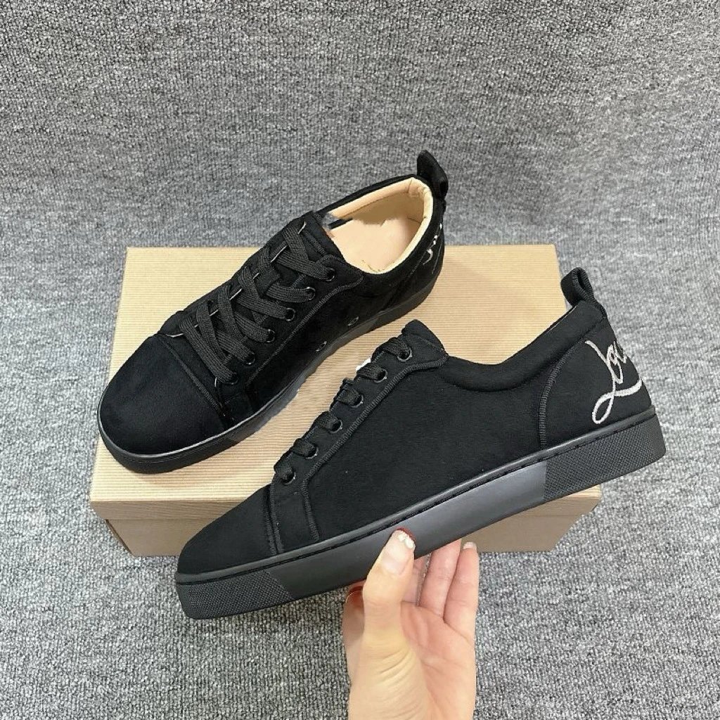 22 Black Suede White Heel Embroidery