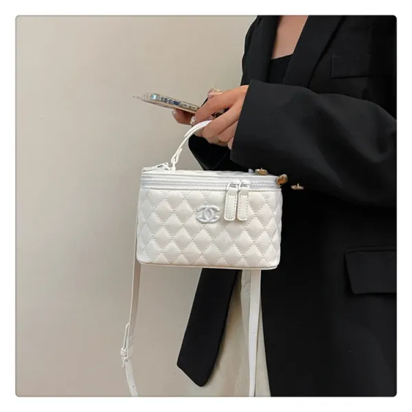 Design Quilted Mini Chain Bag Burgundy Handbag - 17