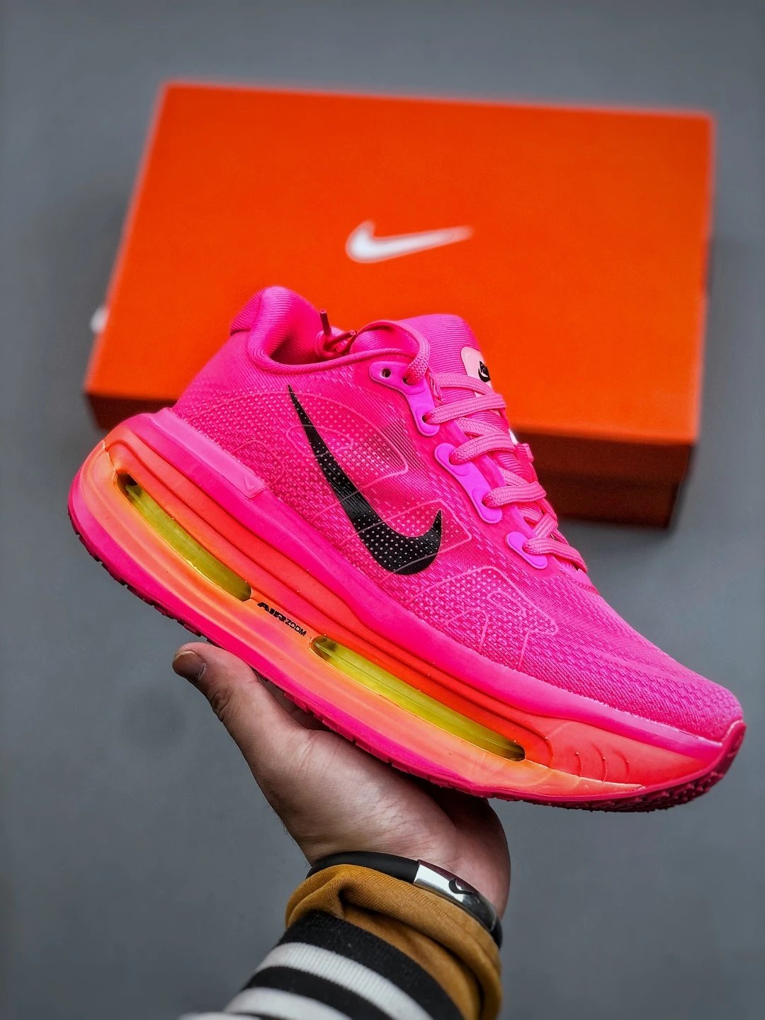 ￥🔑300【纯原级别】 NIKE VOMERO PREMIUM全掌气垫缓震网面运动跑鞋，货号：HM5973 603  Nike 运用 Air技术专利，推出 Nike Pegasus Premium，...