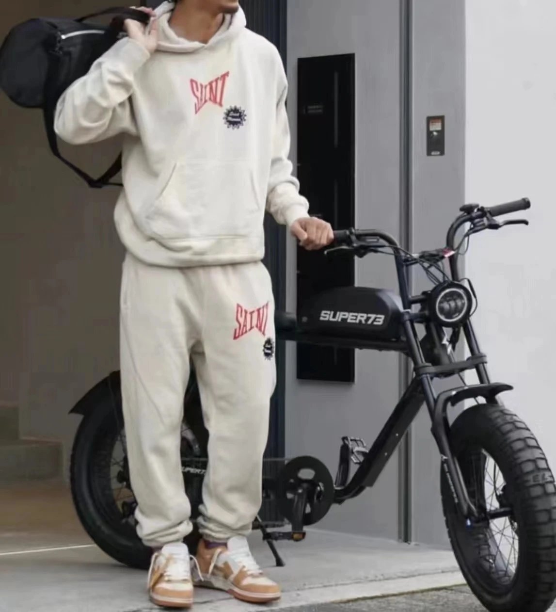 Saint Tears Graffiti Print Hoodie White - 51