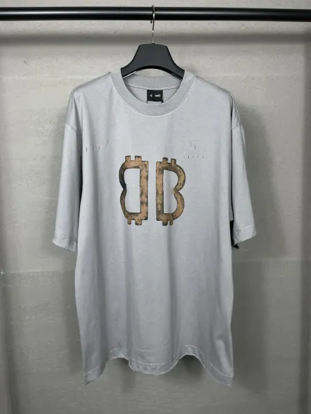 Design Bitcoin Logo Distressed Gray T-Shirt - 1