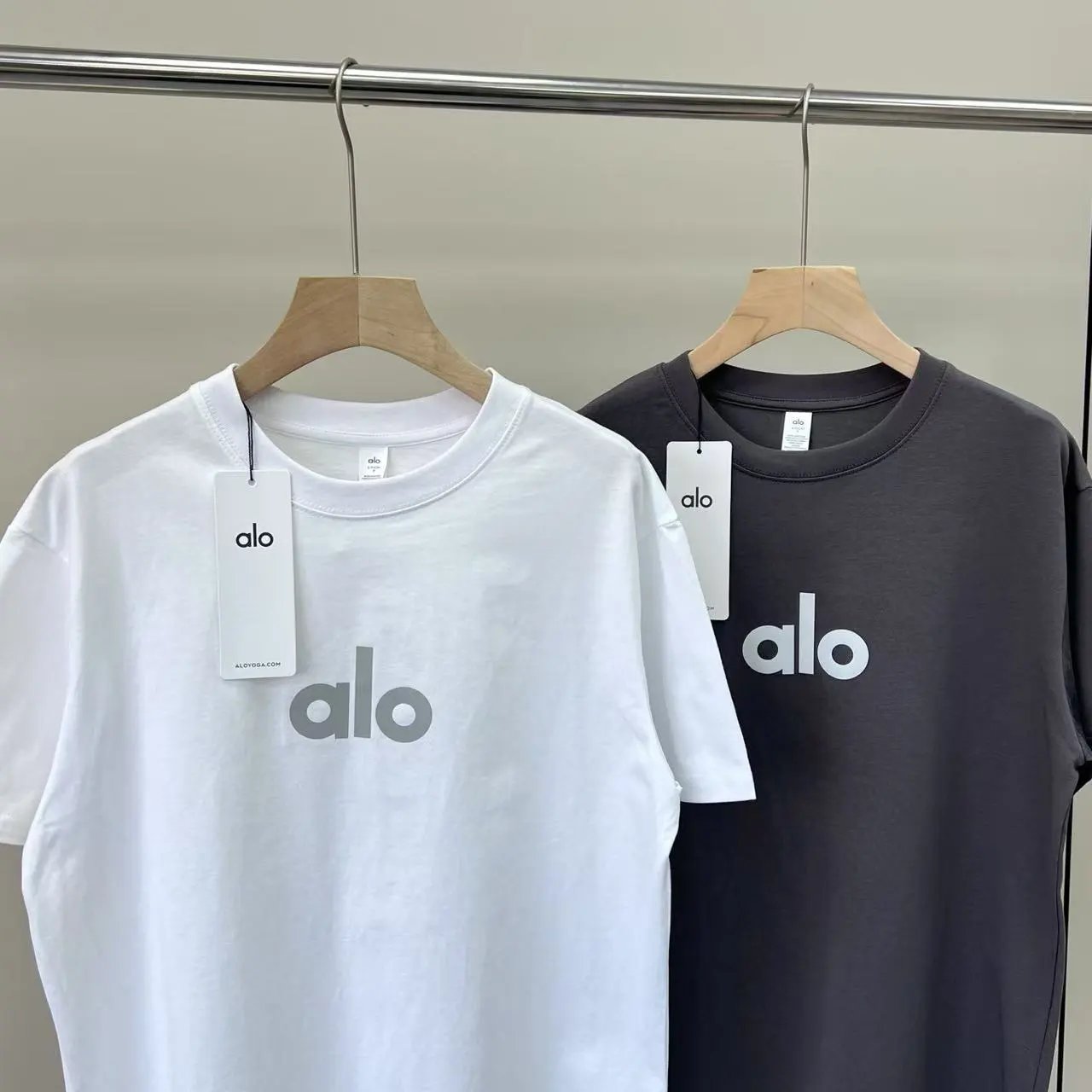 Alo Yoga Logo T-Shirt