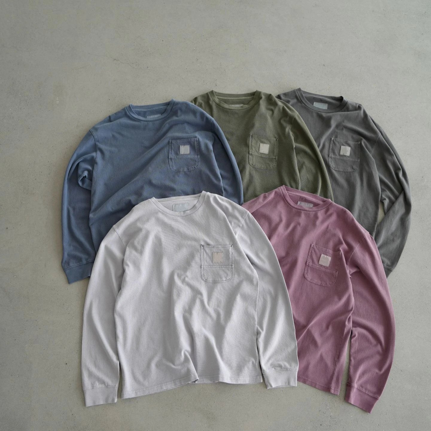 缝线口袋圆领套头长袖