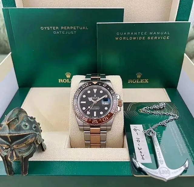 Rolex Watches Submariner product detail image 9