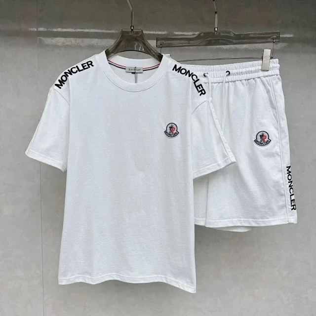 Moncler Hoodies & Sweatshirts Zip-Up Logo Hoodie product detail image 4