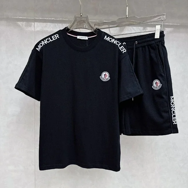 Moncler Hoodies & Sweatshirts Zip-Up Logo Hoodie product detail image 3