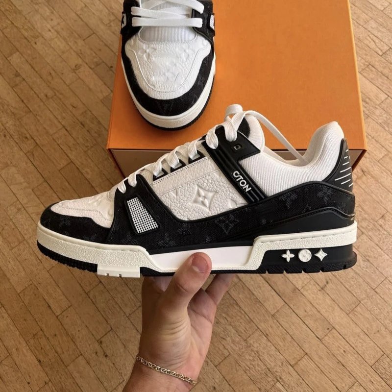 New Style Bulky Trainer Pure Original Couple's Embossed Unisex Casual Sneakers Thick Sole Height Increasing Shoes  whatsapp +86 151 6066 3333