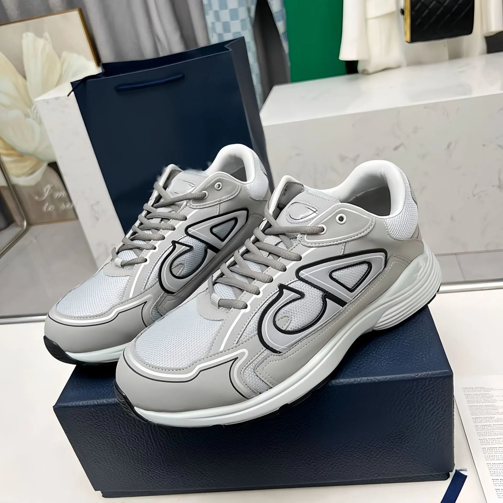 30 Grey Black White Sole (38-45)