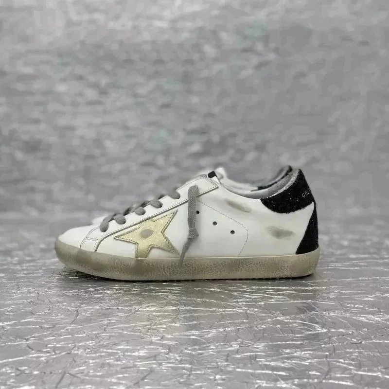 Golden Goose Sneakers Low-top star-appliqué image 11