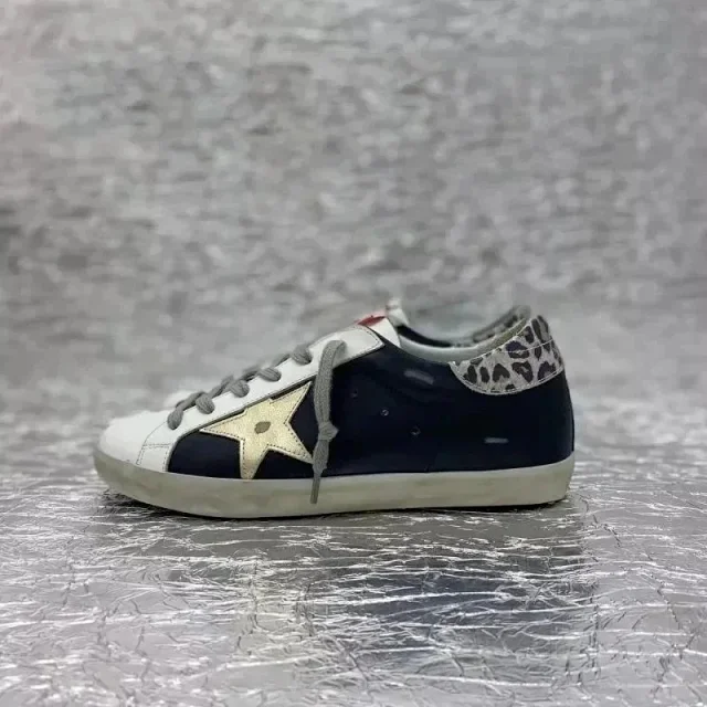 Golden Goose Sneakers Low-top star-appliqué product detail image 4