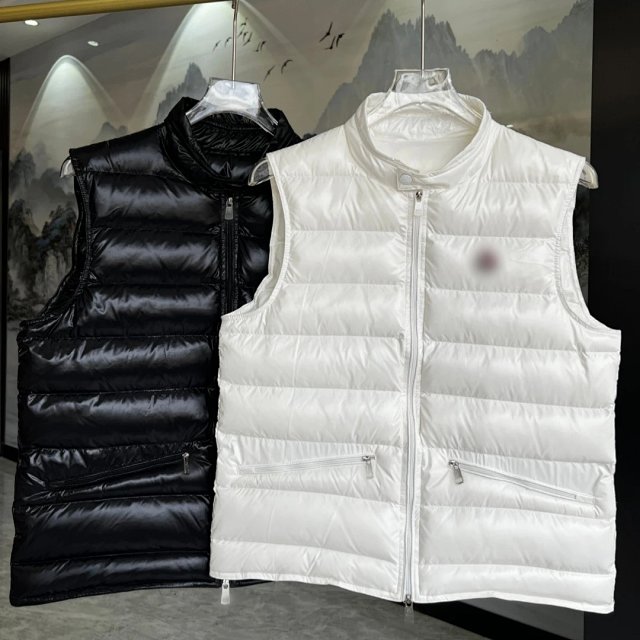 Moncler Moncler Lago White Down Vest Lightweight Jacket - Buy on Kakobuysheetfind