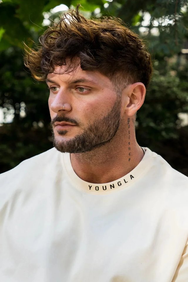 Youngla Youngla Cream White Crew Neck Cotton T-Shirt Black Logo - Buy on Kakobuysheetfind