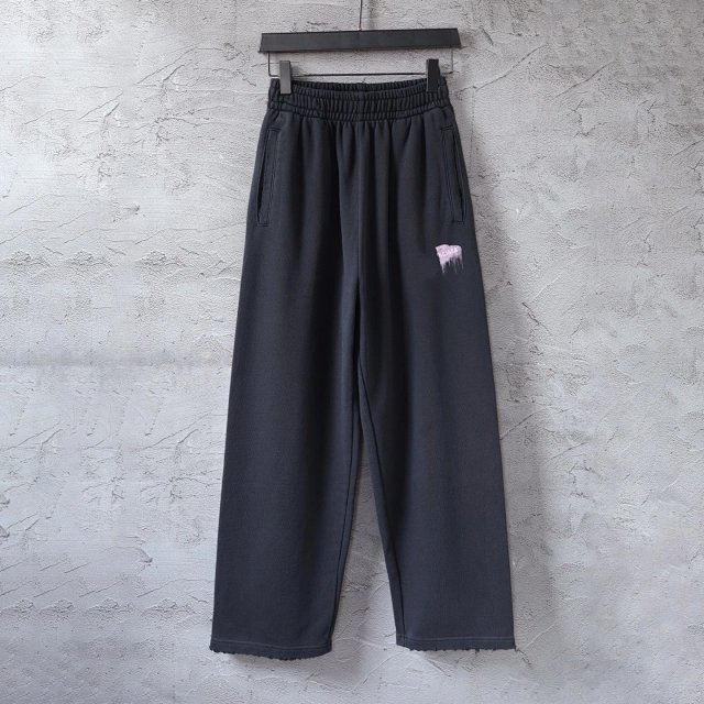 Balenciaga Balenciaga Dark Gray Loose Sweatpants Pink Logo Joggers - Buy on Kakobuysheetfind