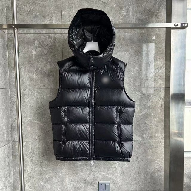 Moncler Moncler Lago Black Hooded Down Vest Jacket - Buy on Kakobuysheetfind