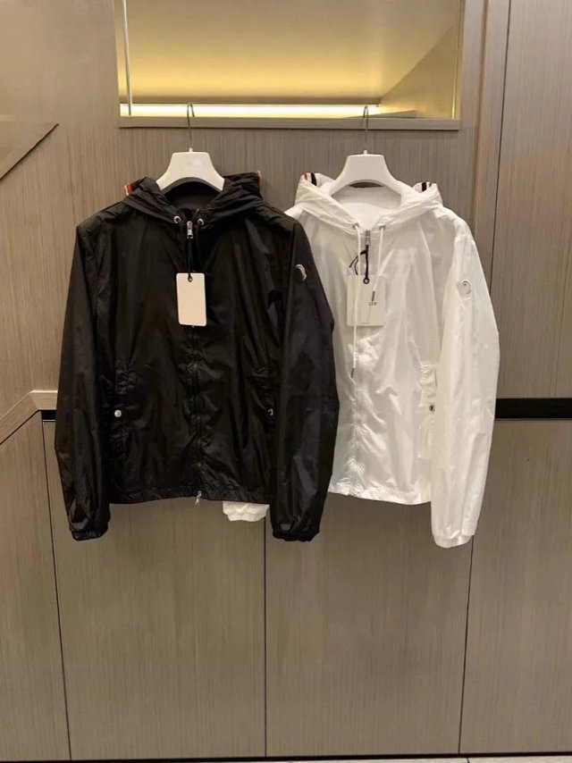  Moncler Moncler Black Hooded Nylon Windbreaker Jacket Unisex - Buy on Kakobuysheetfind