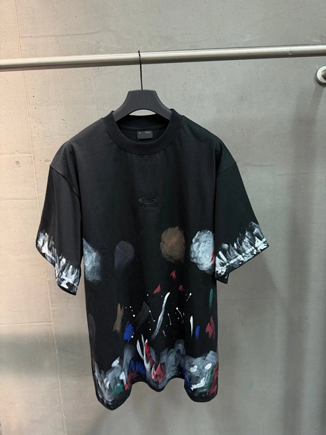 Balenciaga Balenciaga Black Graffiti Print Oversized Cotton T-Shirt - Buy on Kakobuysheetfind