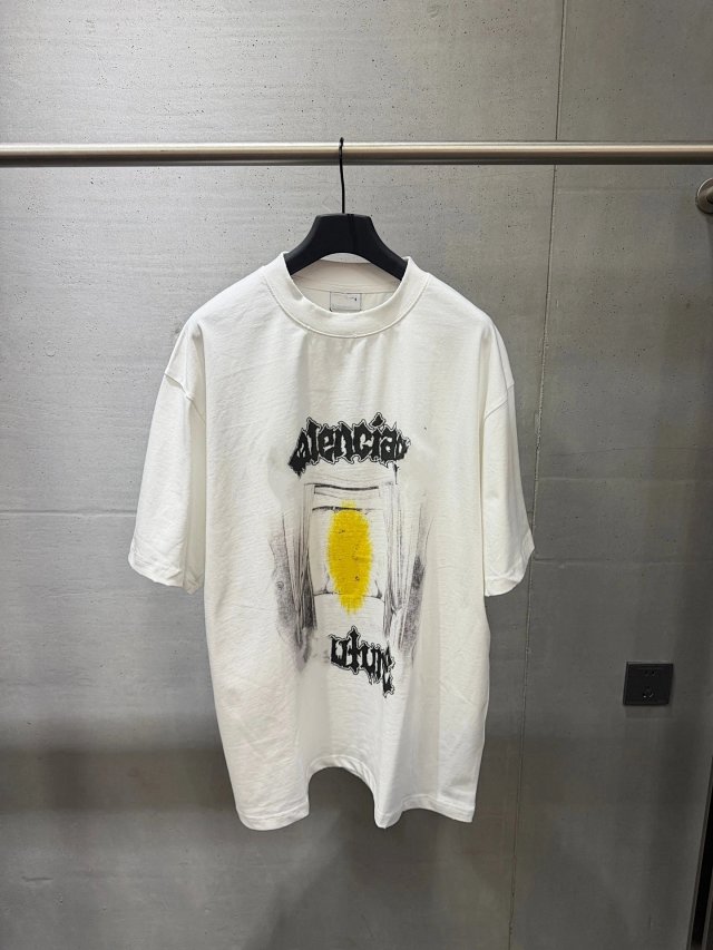 Balenciaga Balenciaga Off White Yellow Graffiti Oversized T-Shirt - Buy on Kakobuysheetfind