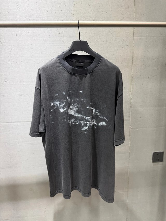 Balenciaga Balenciaga Grey Washed Distressed Cotton Totem T-Shirt - Buy on Kakobuysheetfind