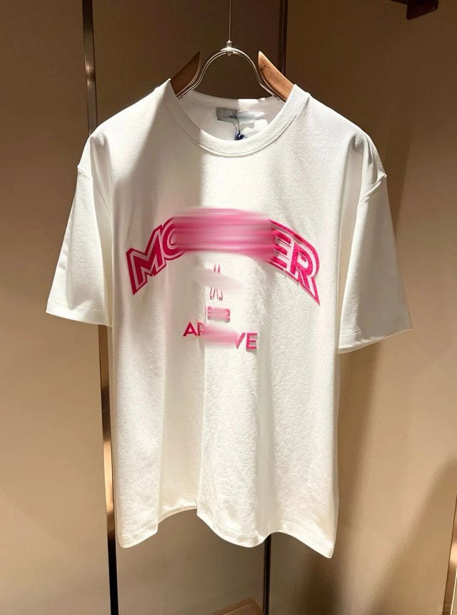 Moncler Moncler White Cotton Pink Logo Crew Neck T-Shirt - Buy on Kakobuysheetfind