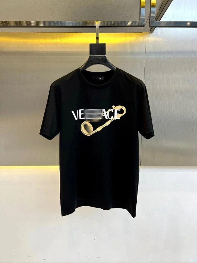 Versace Versace Black Cotton Logo Safety Pin Crew Neck T-Shirt - Buy on Kakobuysheetfind