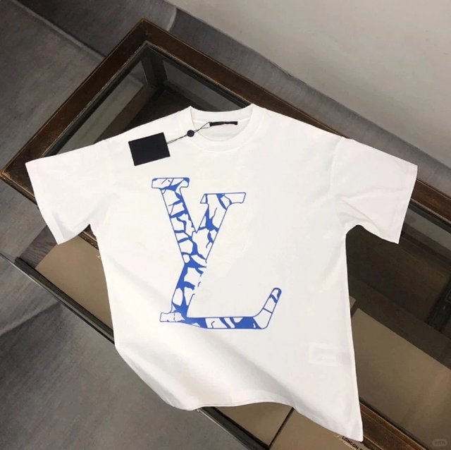 Louis Vuitton Louis Vuitton White Cotton LV Graphic Crew Neck T-Shirt - Buy on Kakobuysheetfind