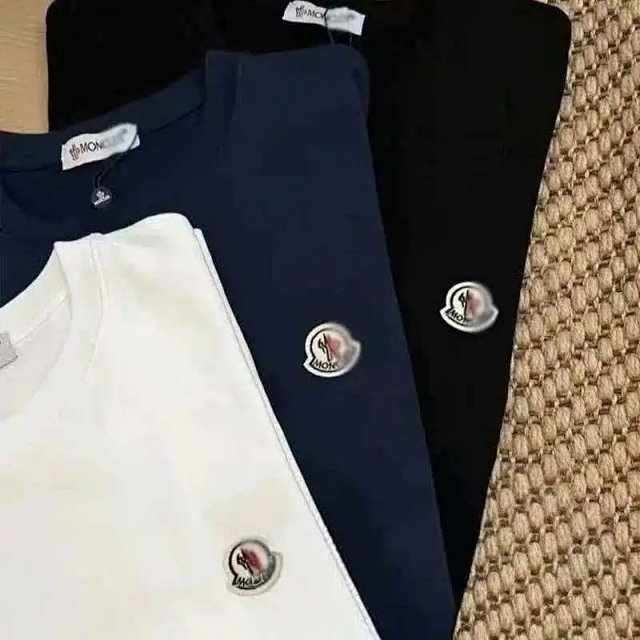 Moncler Moncler White Cotton Crew Neck Logo Patch T-Shirt - Buy on Kakobuysheetfind