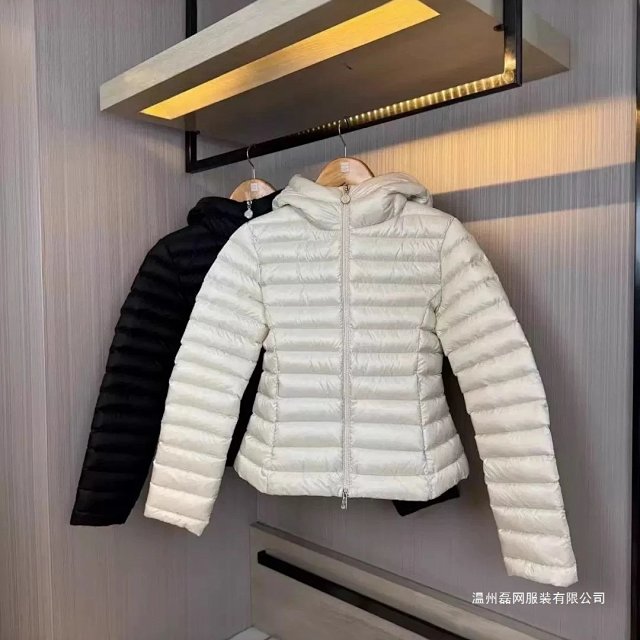 Moncler Moncler White Hooded Lightweight Goose Down Jacket - Buy on Kakobuysheetfind