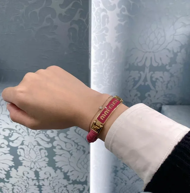 Miu Jewelry Pleated Leather Logo Plaque Bracelet product detail image 4