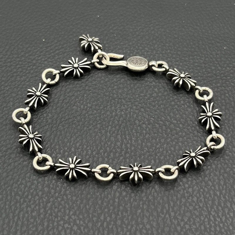 295复古粗字母手链十字花球满花带钻金色手链手饰品 5