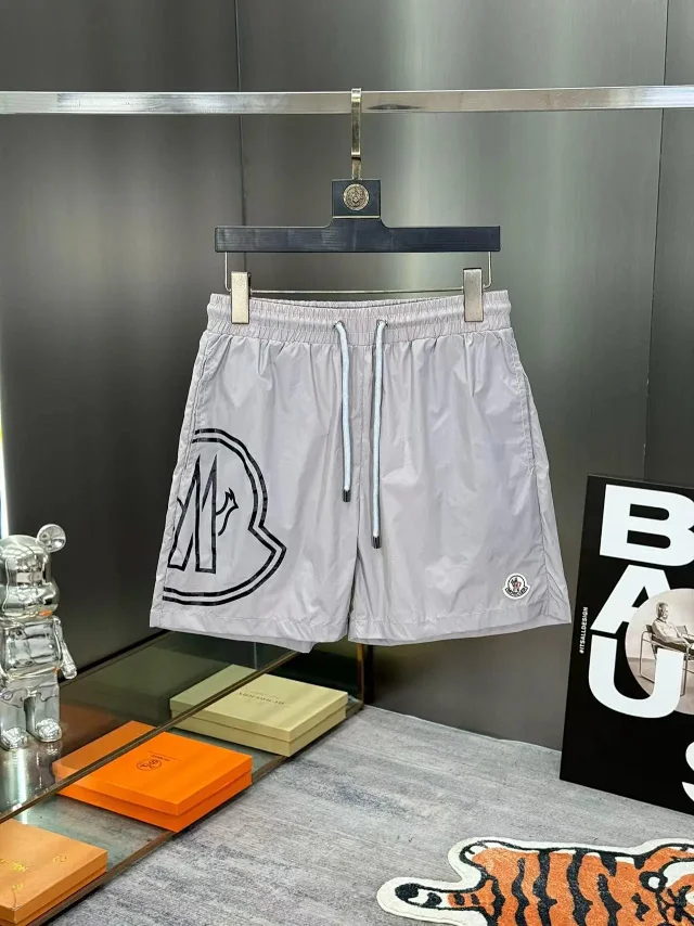 Moncler Swimwear Logo-print drawstring swim shorts product detail image 3