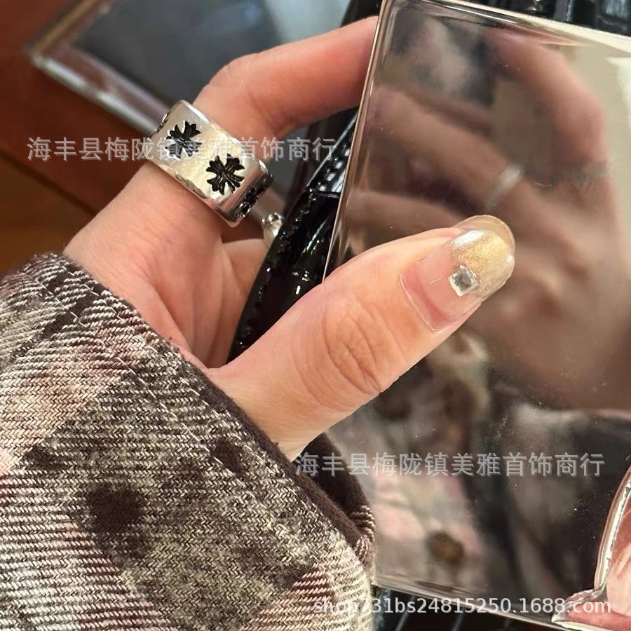 复古光面十字花