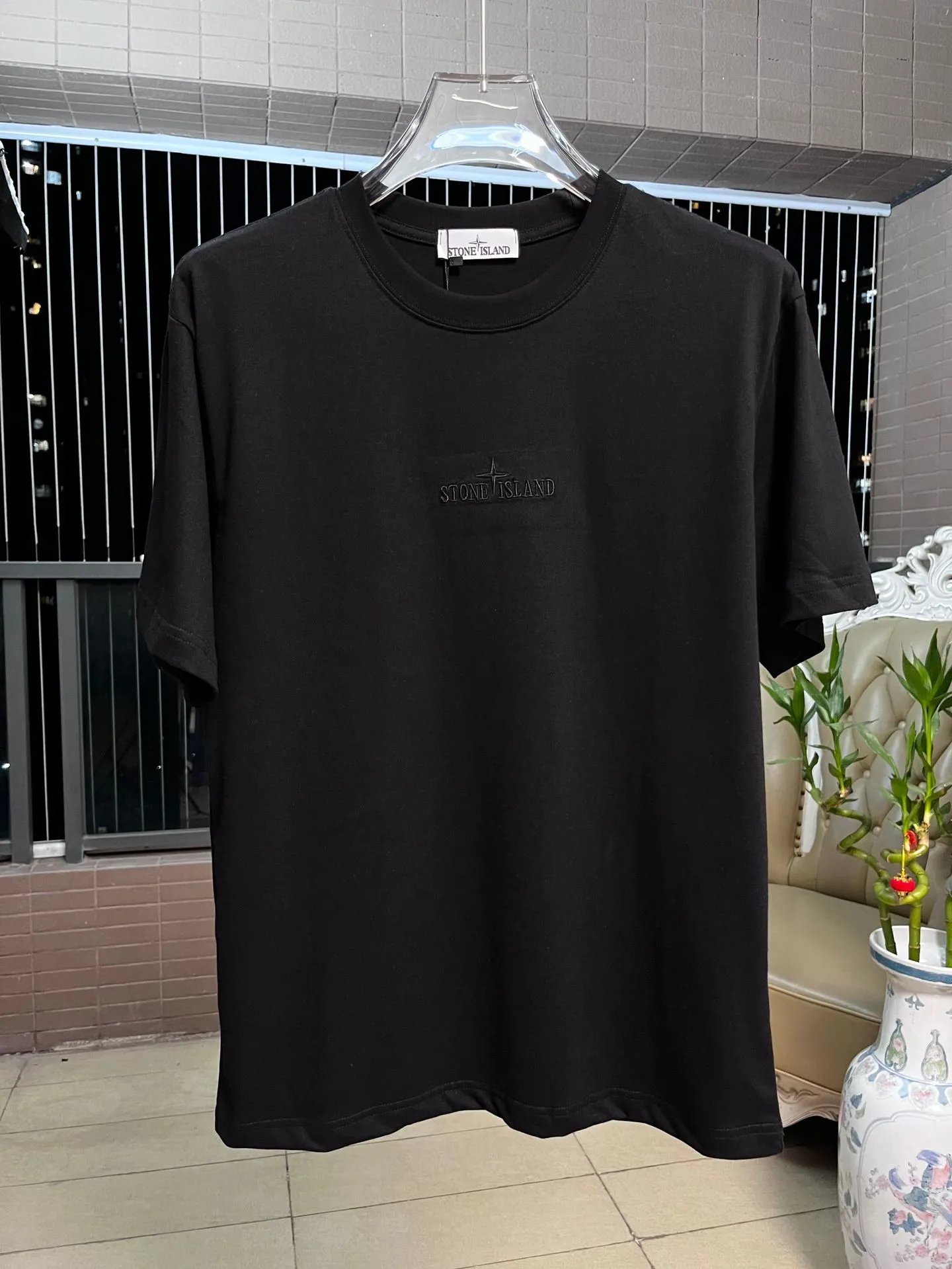 Givenchy 4G Slash Logo Black T-Shirt - 19