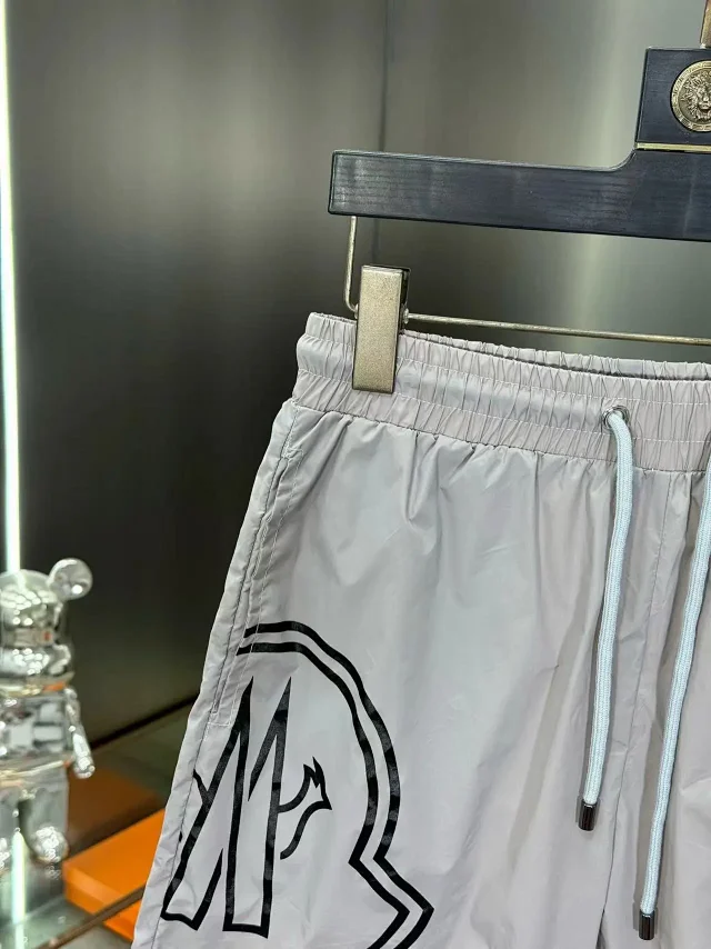 Moncler Swimwear Logo-print drawstring swim shorts product detail image 7