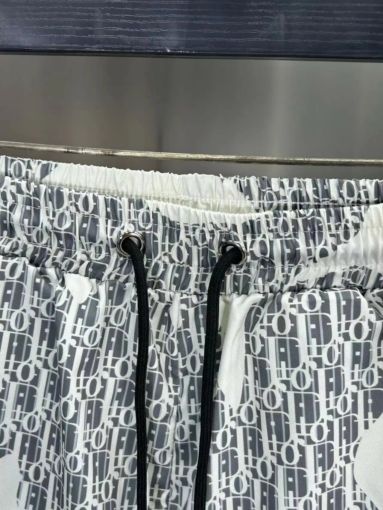 Dior Oblique Print Shorts White / Black - 23